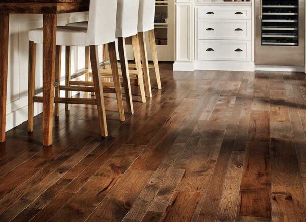 Leave-Your-Flooring-Installation-in-Chesapeake,-VA,-to-the-Pros