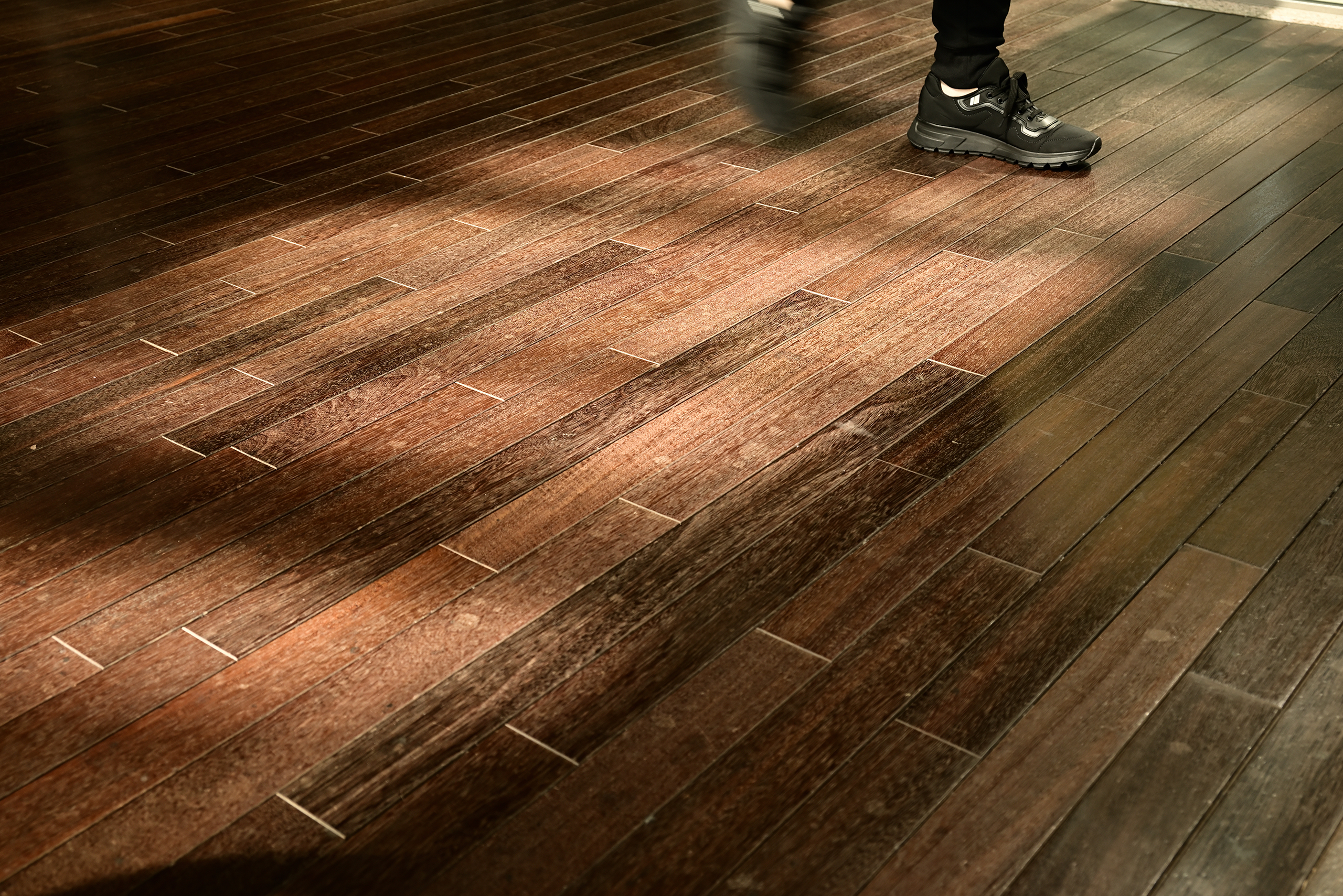 Choosing Between Light and Dark Luxury Vinyl Flooring